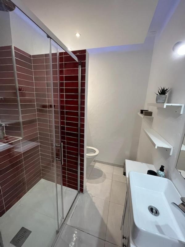 L'Appartement - Chambre Avec Salle De Bains Et Wc Dans Une Galerie D'Art Montbeliard Ngoại thất bức ảnh