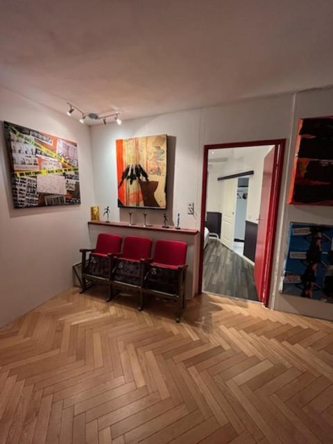 L'Appartement - Chambre Avec Salle De Bains Et Wc Dans Une Galerie D'Art Montbeliard Ngoại thất bức ảnh