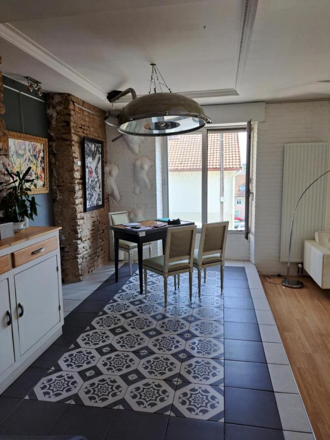 L'Appartement - Chambre Avec Salle De Bains Et Wc Dans Une Galerie D'Art Montbeliard Ngoại thất bức ảnh